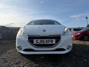 Used Peugeot 208 2015 for sale - 79589696: Photo
