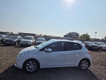 Used Peugeot 208 2013 for sale - 79248547: Photo
