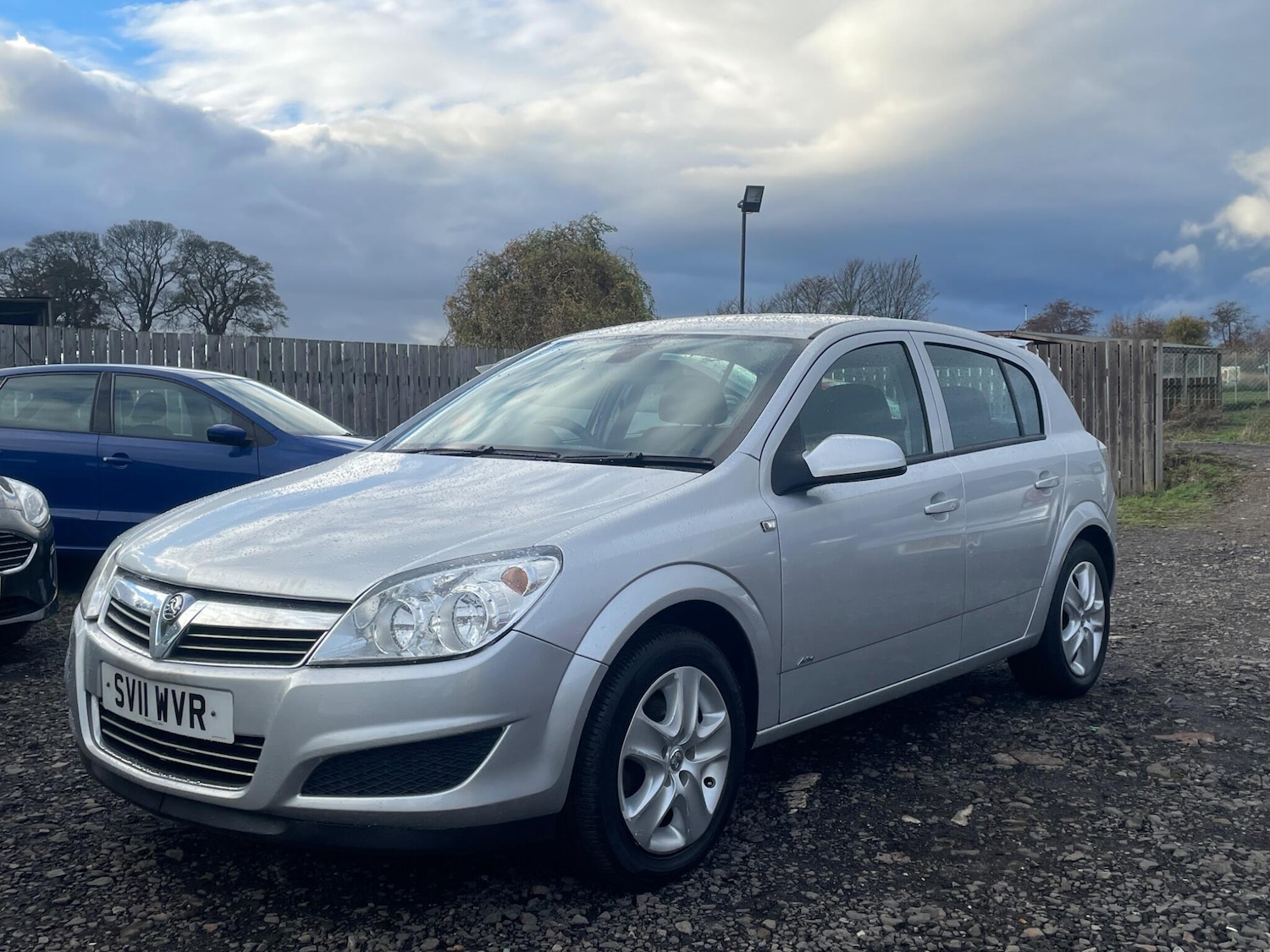 Used Vauxhall Astra 2011 for sale - 76377954: Photo 2