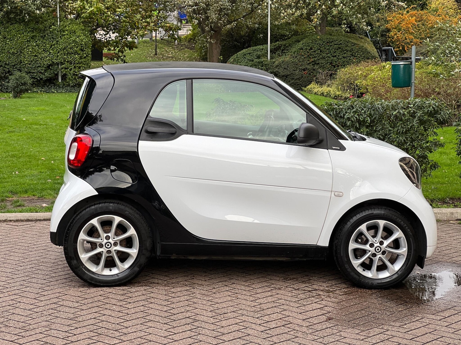 Used smart fortwo 2018 for sale - 76370328: Photo 11
