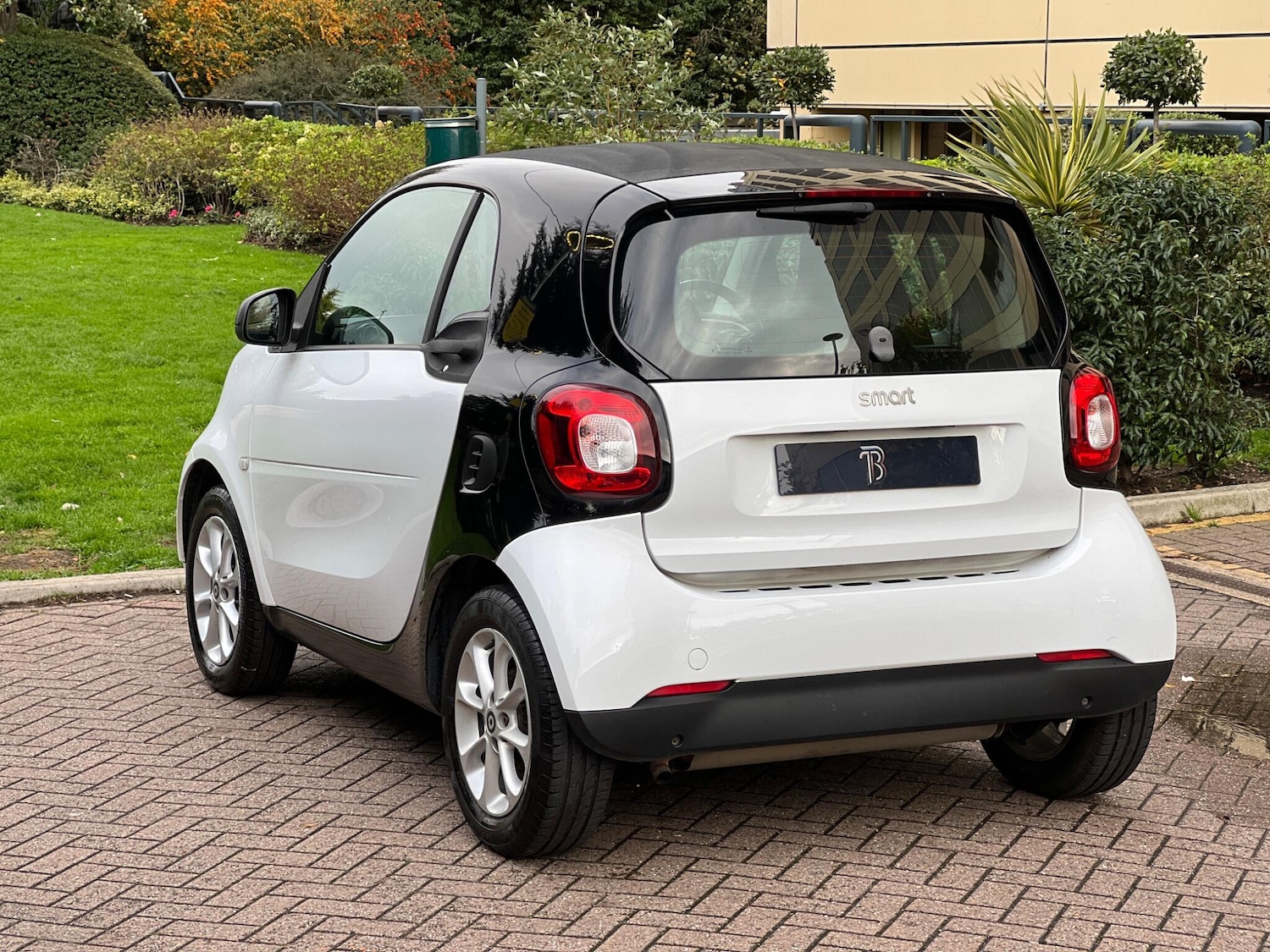 Used smart fortwo 2018 for sale - 76370328: Photo 4