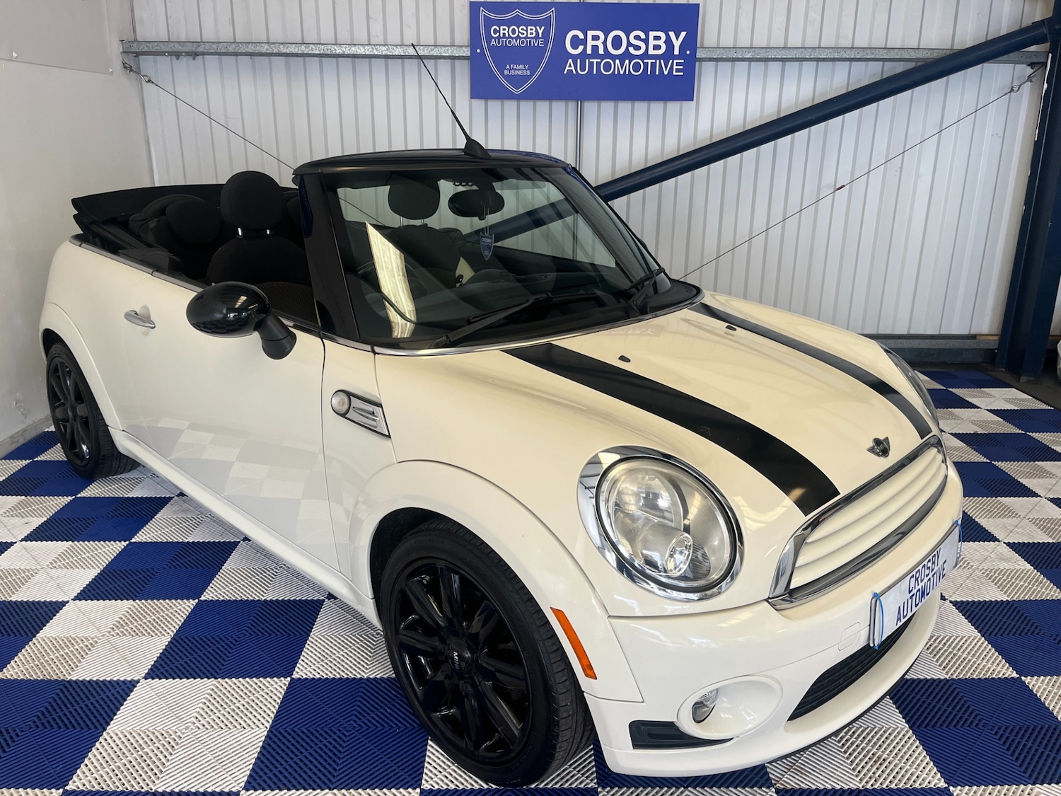 Used MINI Convertible 2010 for sale - 77651732: Photo 1