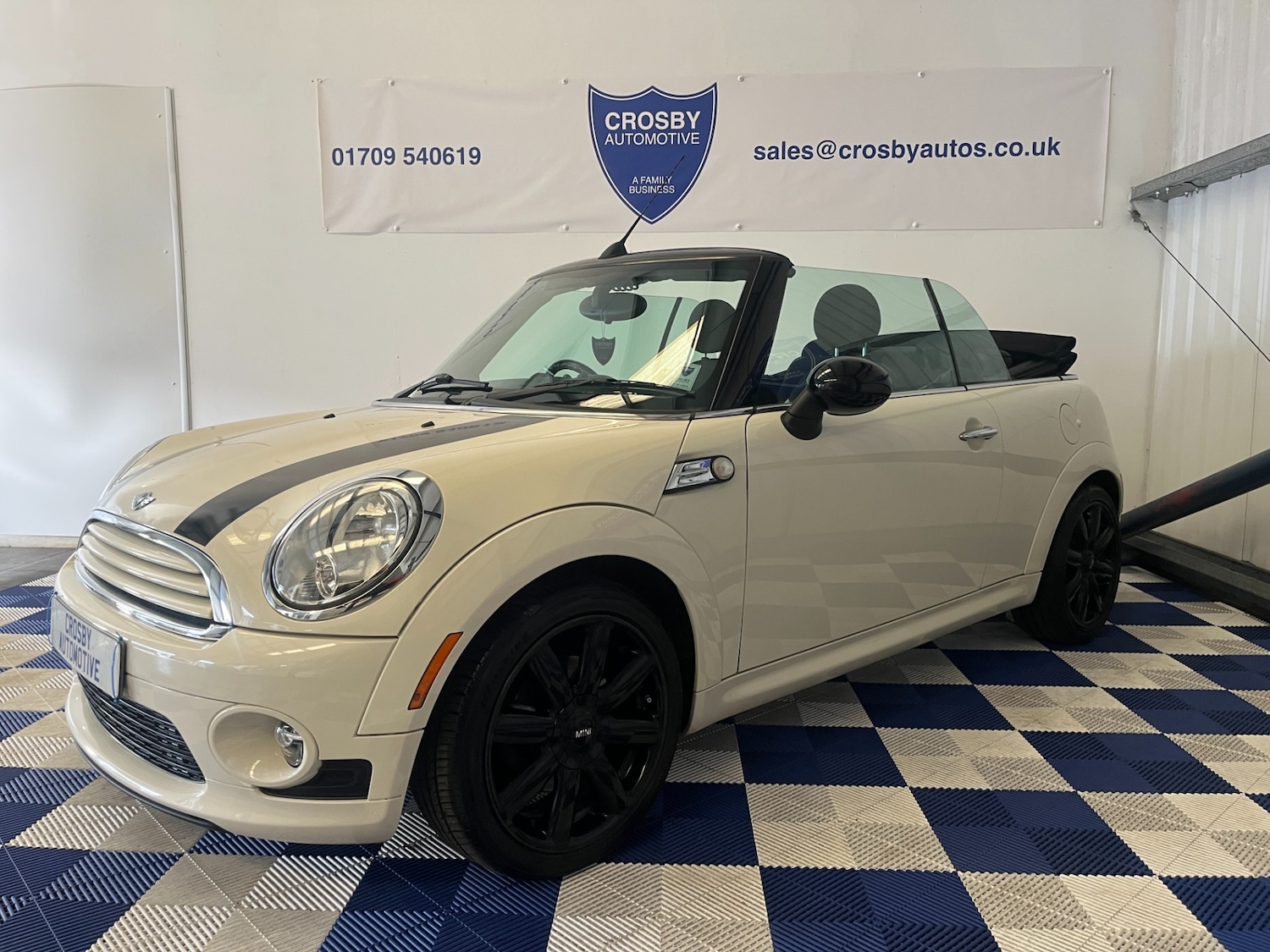 Used MINI Convertible 2010 for sale - 77651732: Photo 17