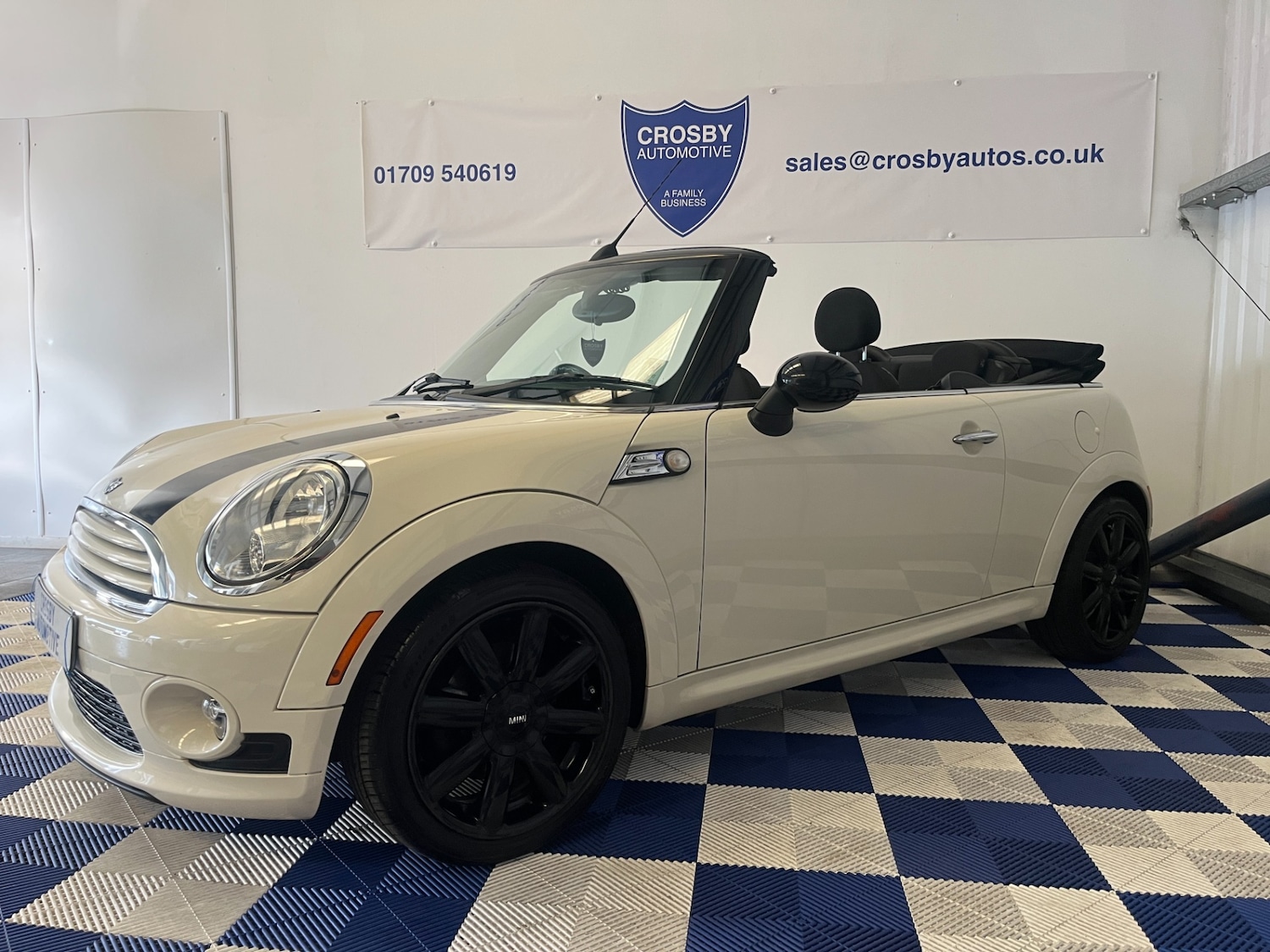Used MINI Convertible 2010 for sale - 77651732: Photo 18