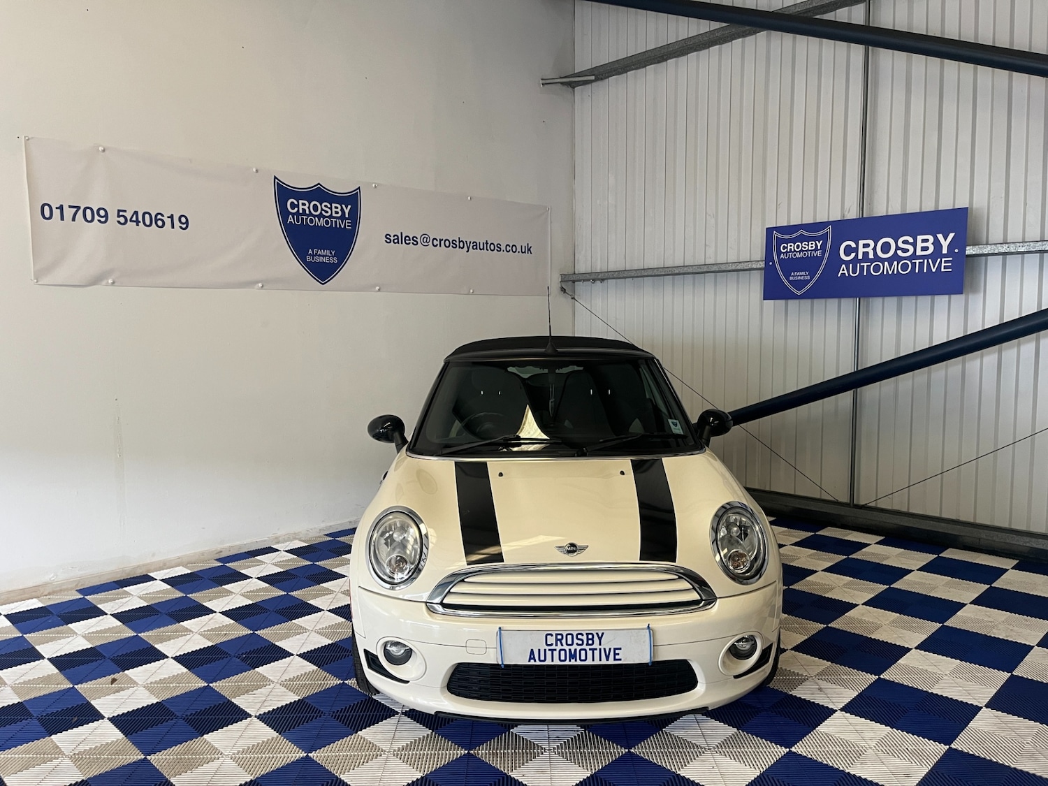 Used MINI Convertible 2010 for sale - 77651732: Photo 2