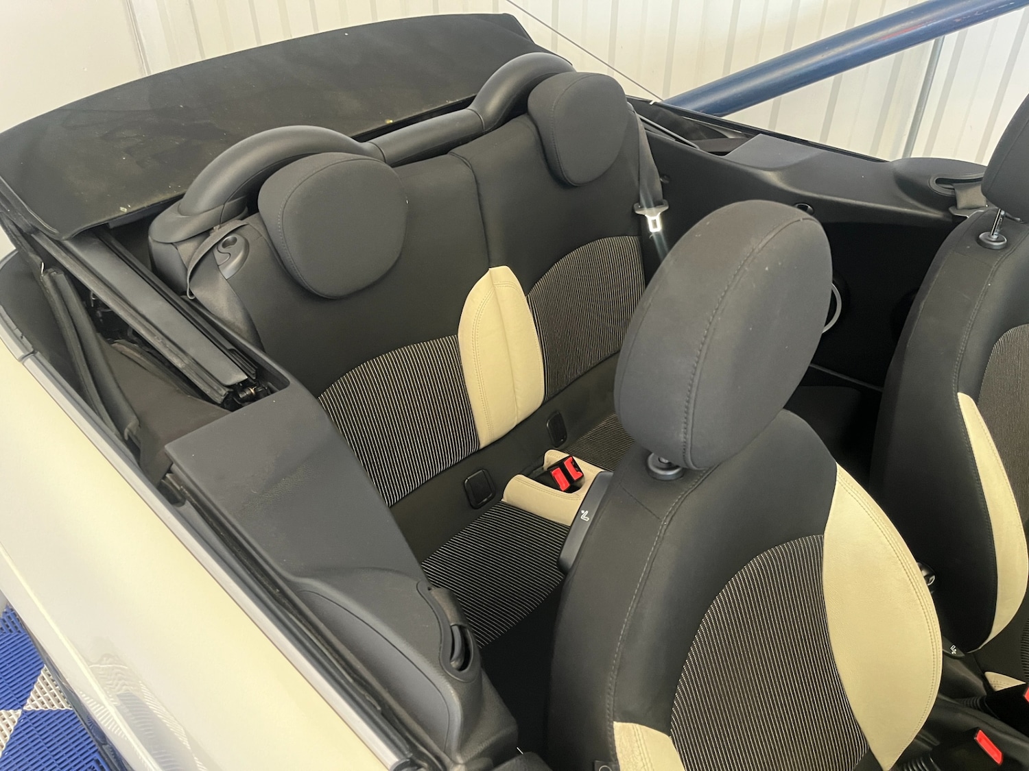 Used MINI Convertible 2010 for sale - 77651732: Photo 24