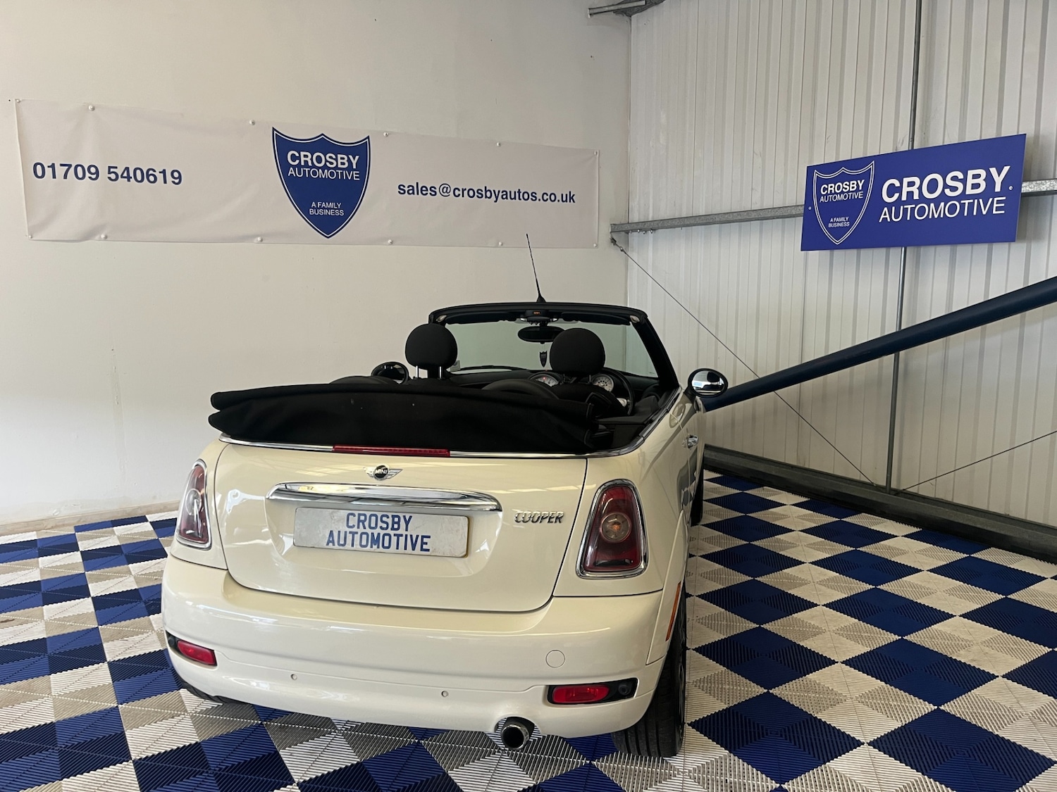 Used MINI Convertible 2010 for sale - 77651732: Photo 26