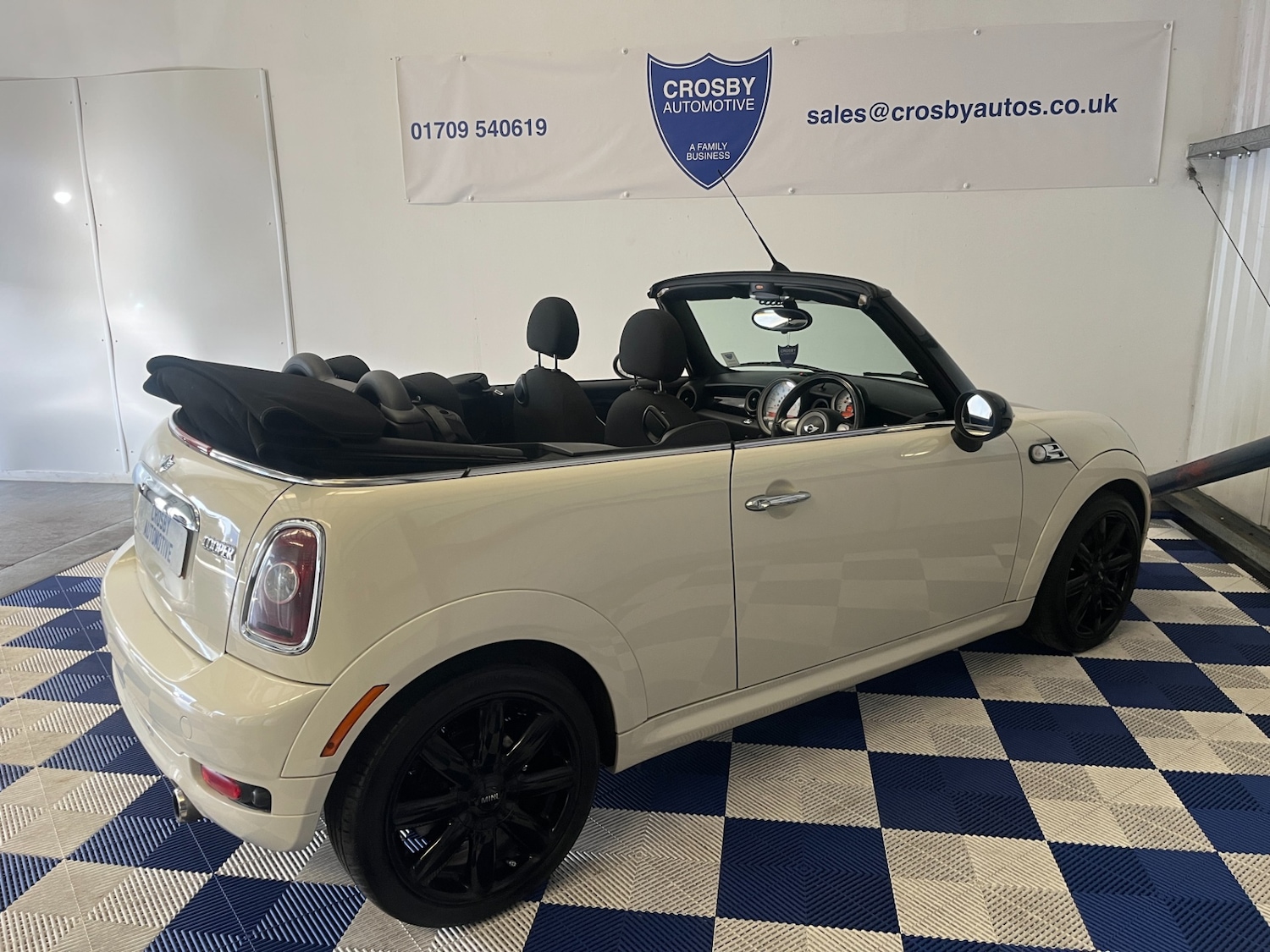 Used MINI Convertible 2010 for sale - 77651732: Photo 28