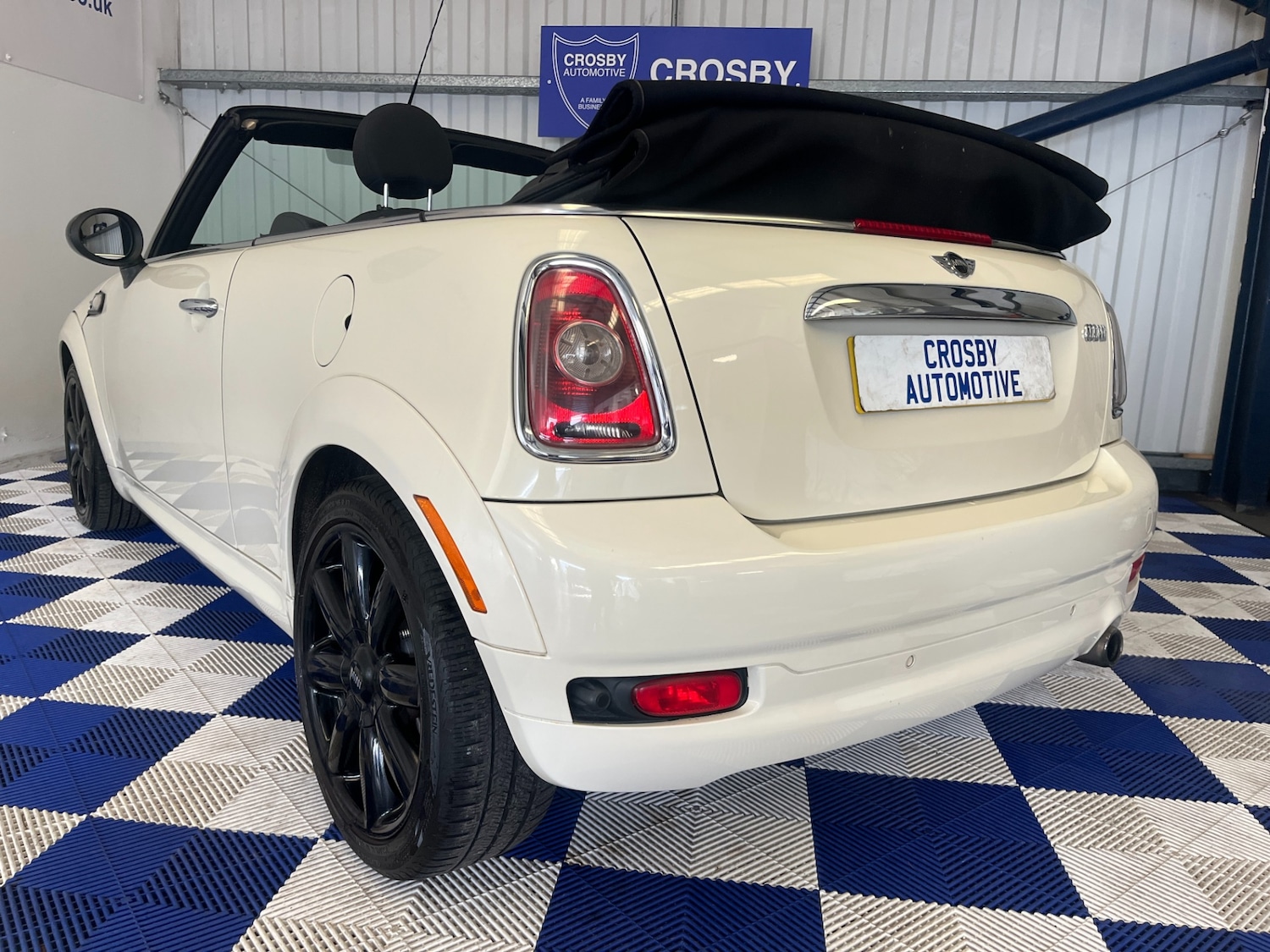 Used MINI Convertible 2010 for sale - 77651732: Photo 33