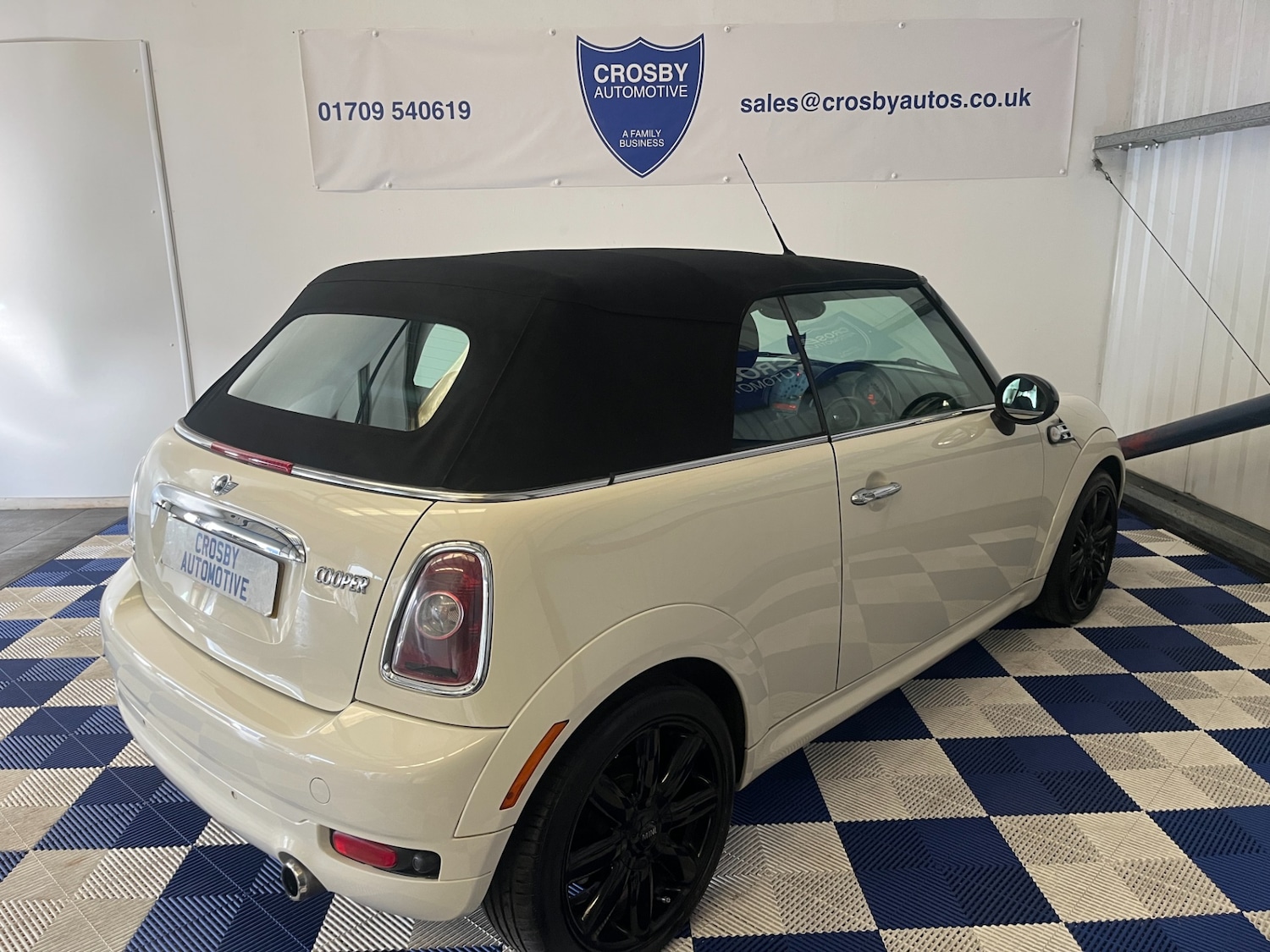 Used MINI Convertible 2010 for sale - 77651732: Photo 35
