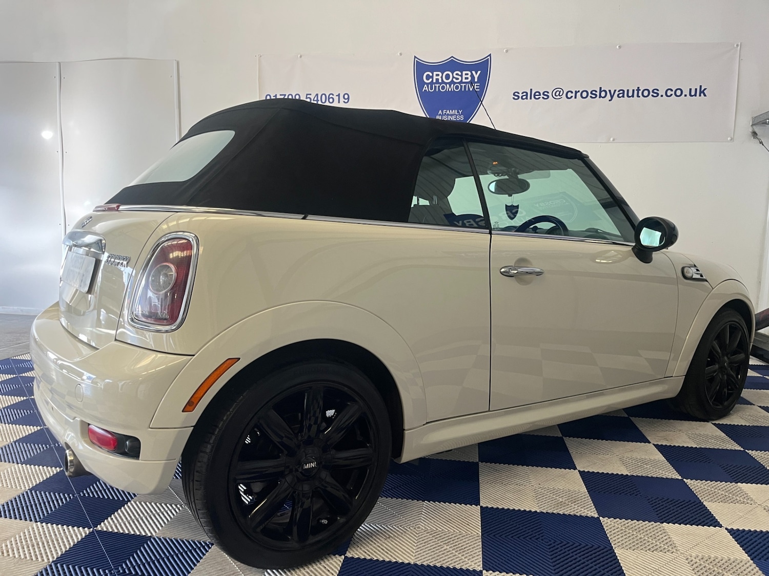 Used MINI Convertible 2010 for sale - 77651732: Photo 36