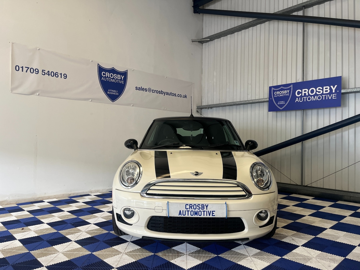 Used MINI Convertible 2010 for sale - 77651732: Photo 4