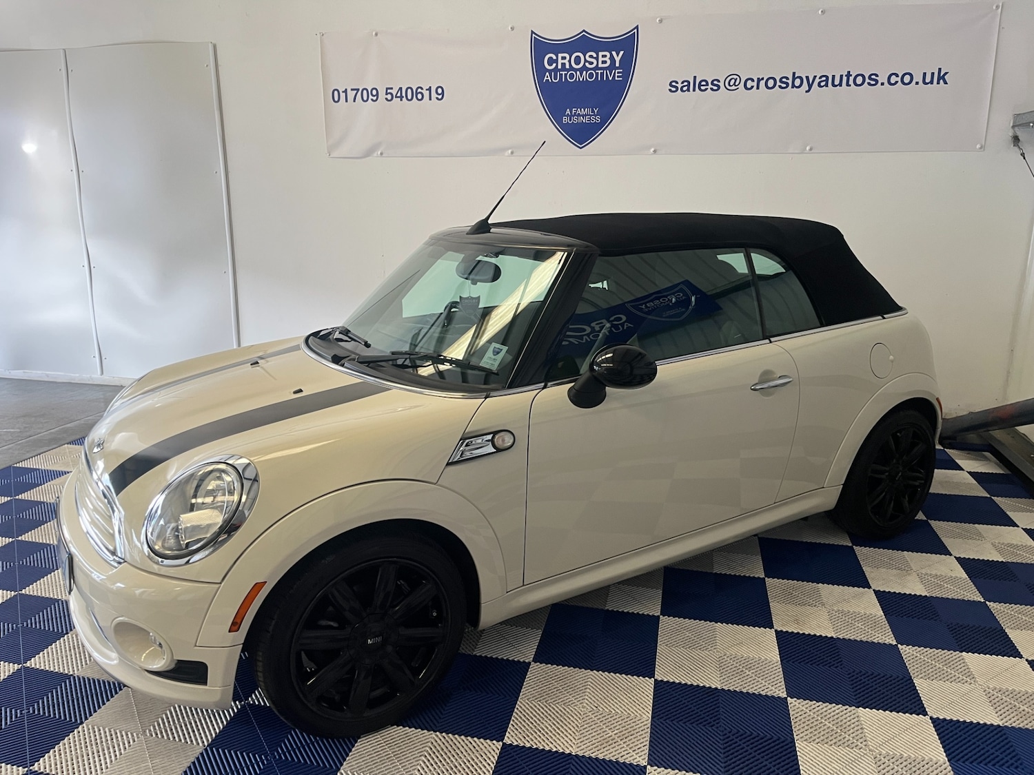 Used MINI Convertible 2010 for sale - 77651732: Photo 9