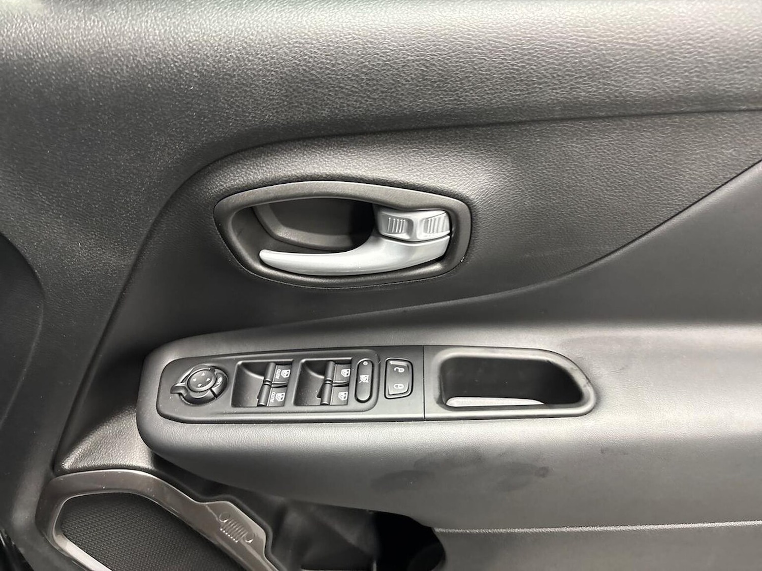 Used Jeep Renegade 2025 for sale - 77489766: Photo 21