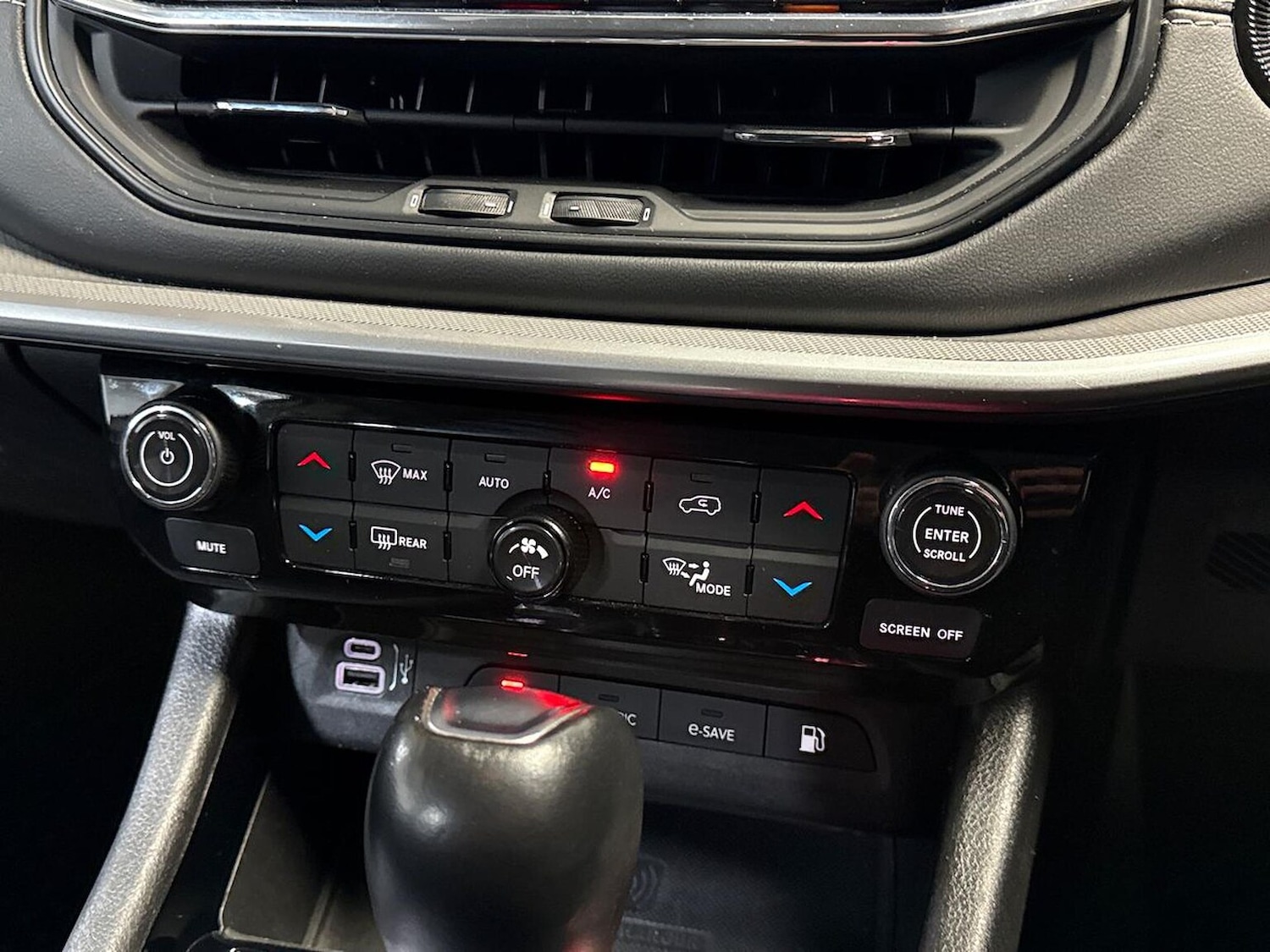 Used Jeep Compass 2023 for sale - 76957604: Photo 23