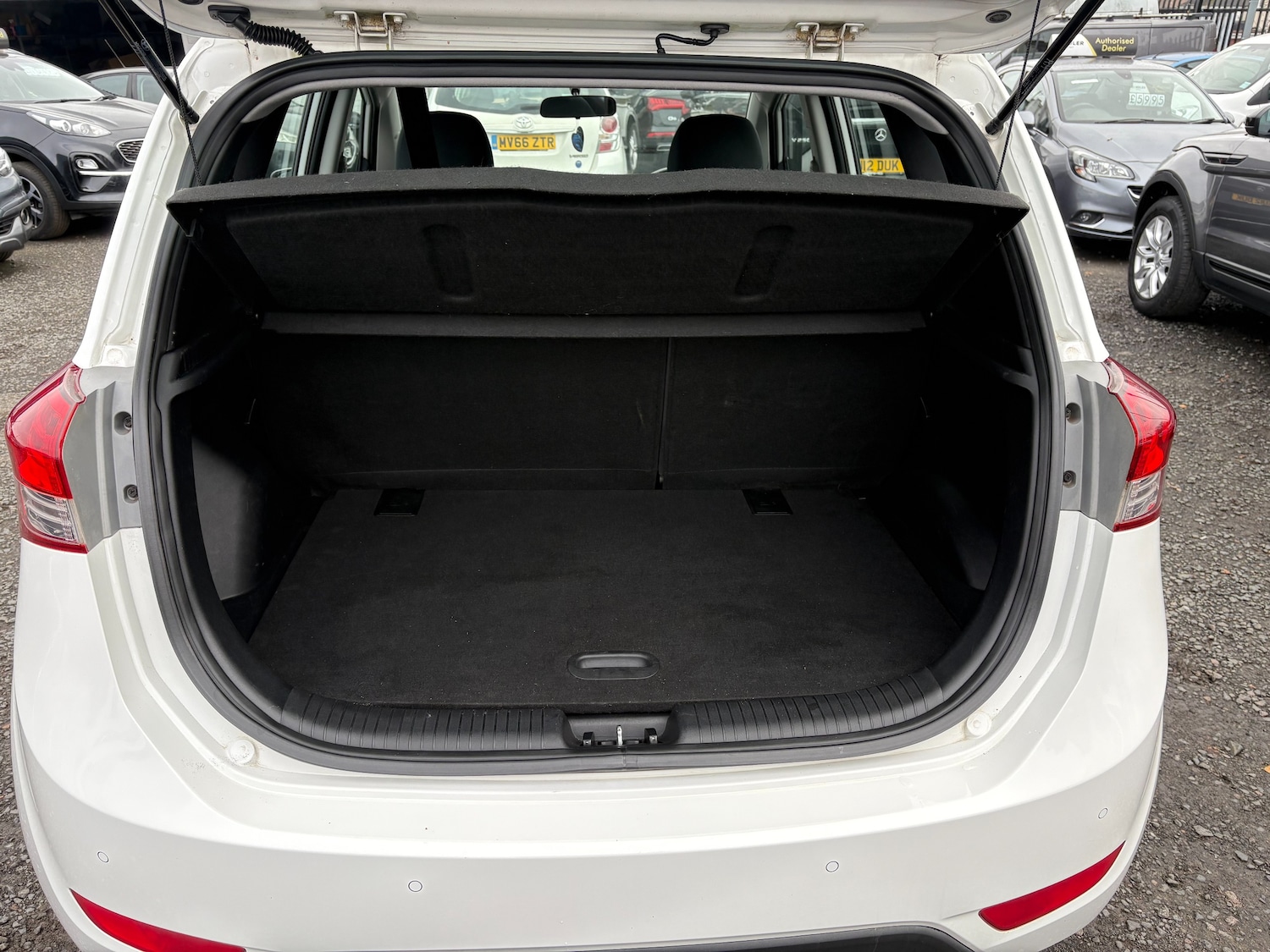 Used Hyundai Ix20 2013 for sale - 76508859: Photo 27