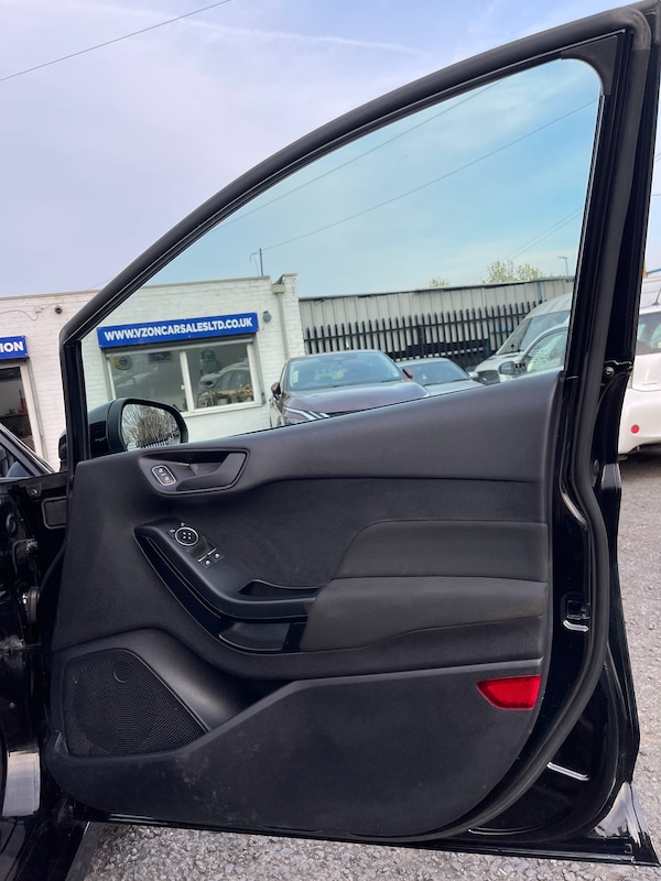 Used Ford Fiesta 2018 for sale - 74999881: Photo 16