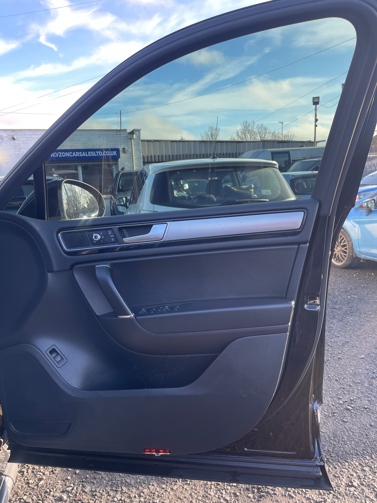 Used Volkswagen Touareg 2016 for sale - 77234035: Photo 26