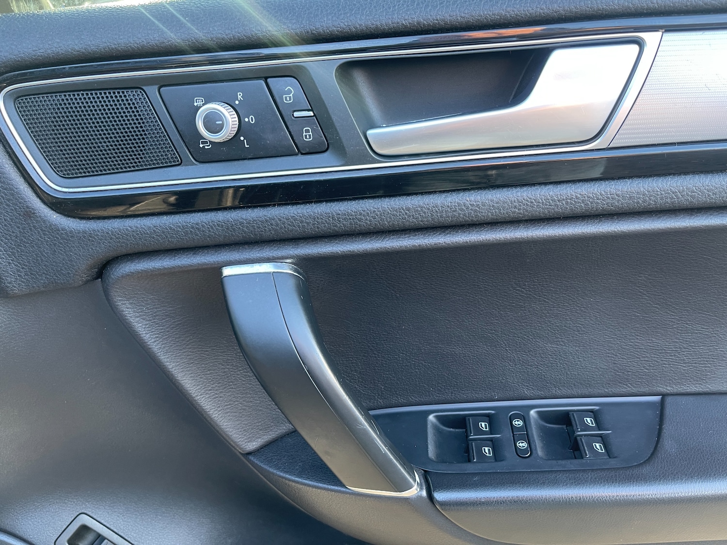 Used Volkswagen Touareg 2016 for sale - 77234035: Photo 27