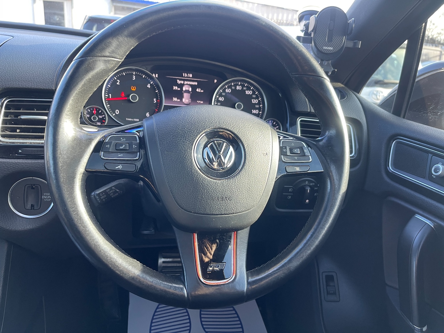 Used Volkswagen Touareg 2016 for sale - 77234035: Photo 55