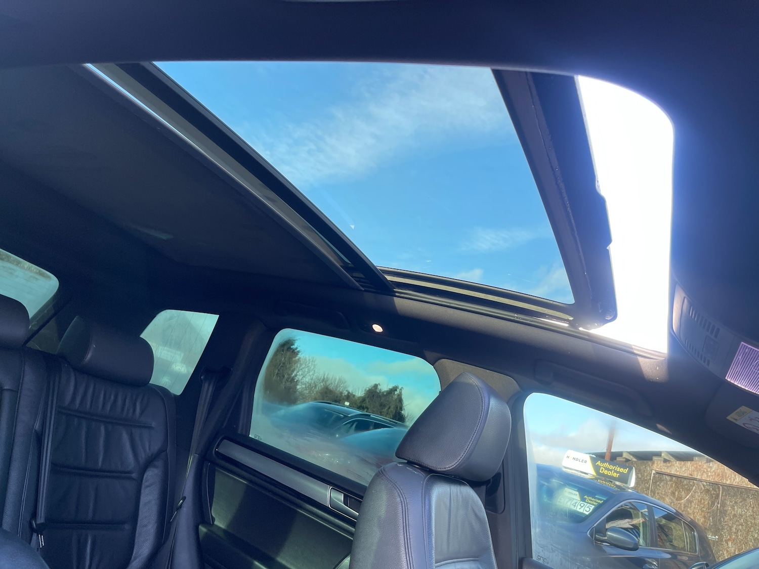 Used Volkswagen Touareg 2016 for sale - 77234035: Photo 73