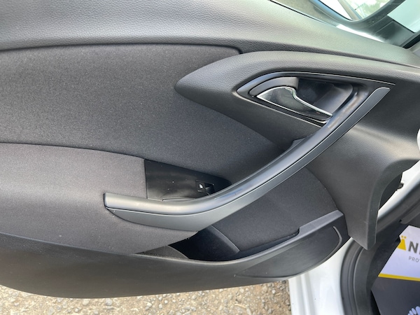 Used Vauxhall Astra 2016 for sale - 75461636: Photo 33