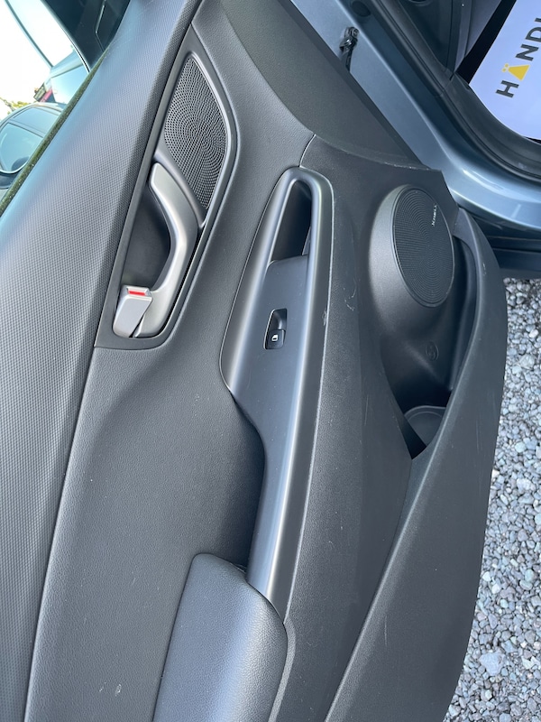Used Hyundai KONA 2018 for sale - 75190930: Photo 43