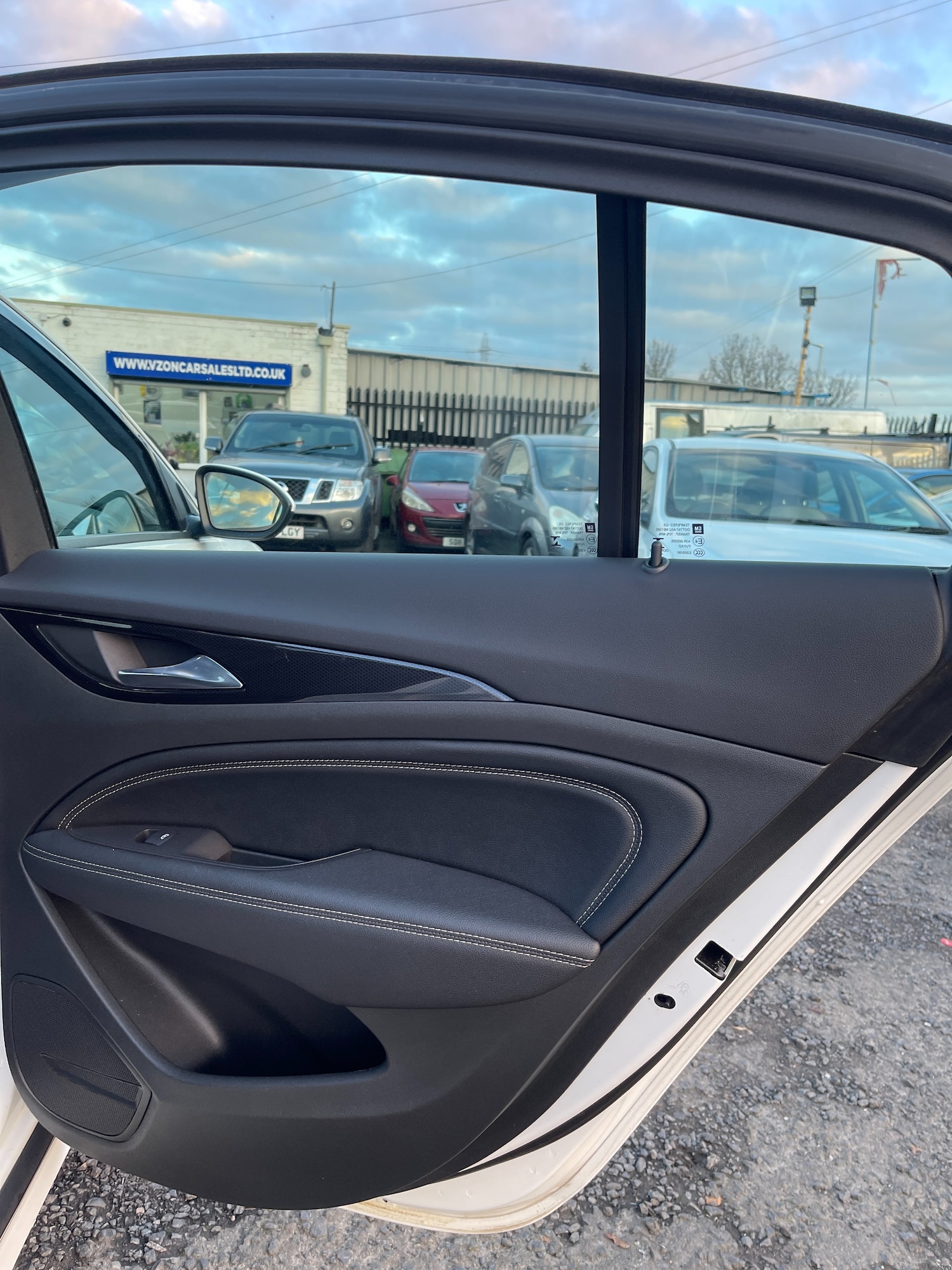 Used Vauxhall Insignia 2018 for sale - 77056246: Photo 28