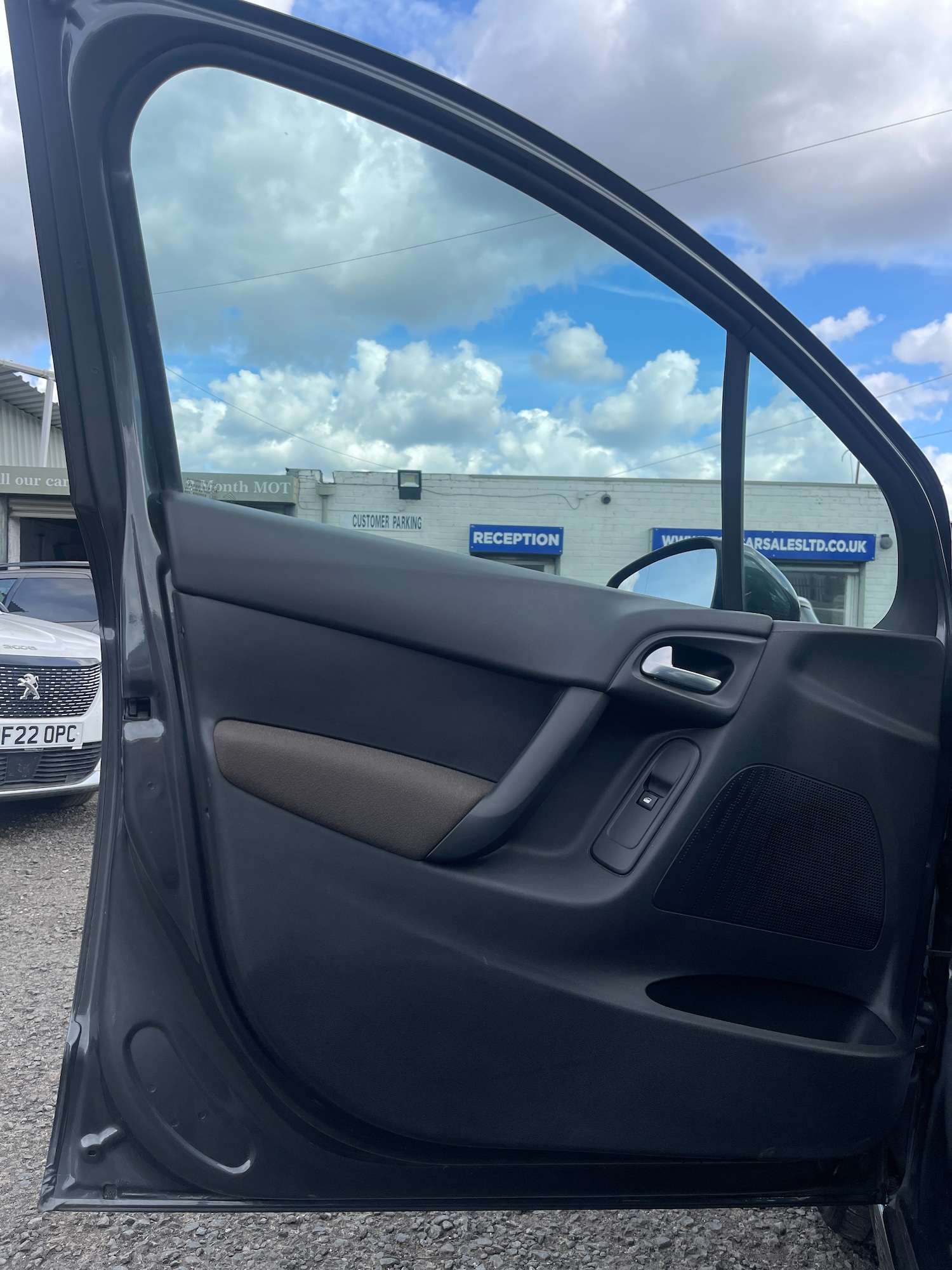 Vehicle 29
