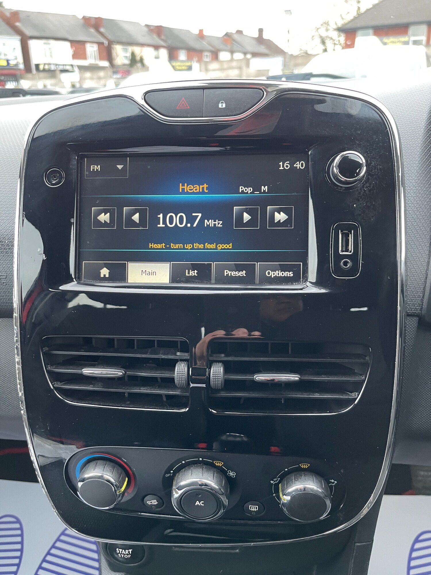 Used Renault Clio for sale - 77743452: Photo 42