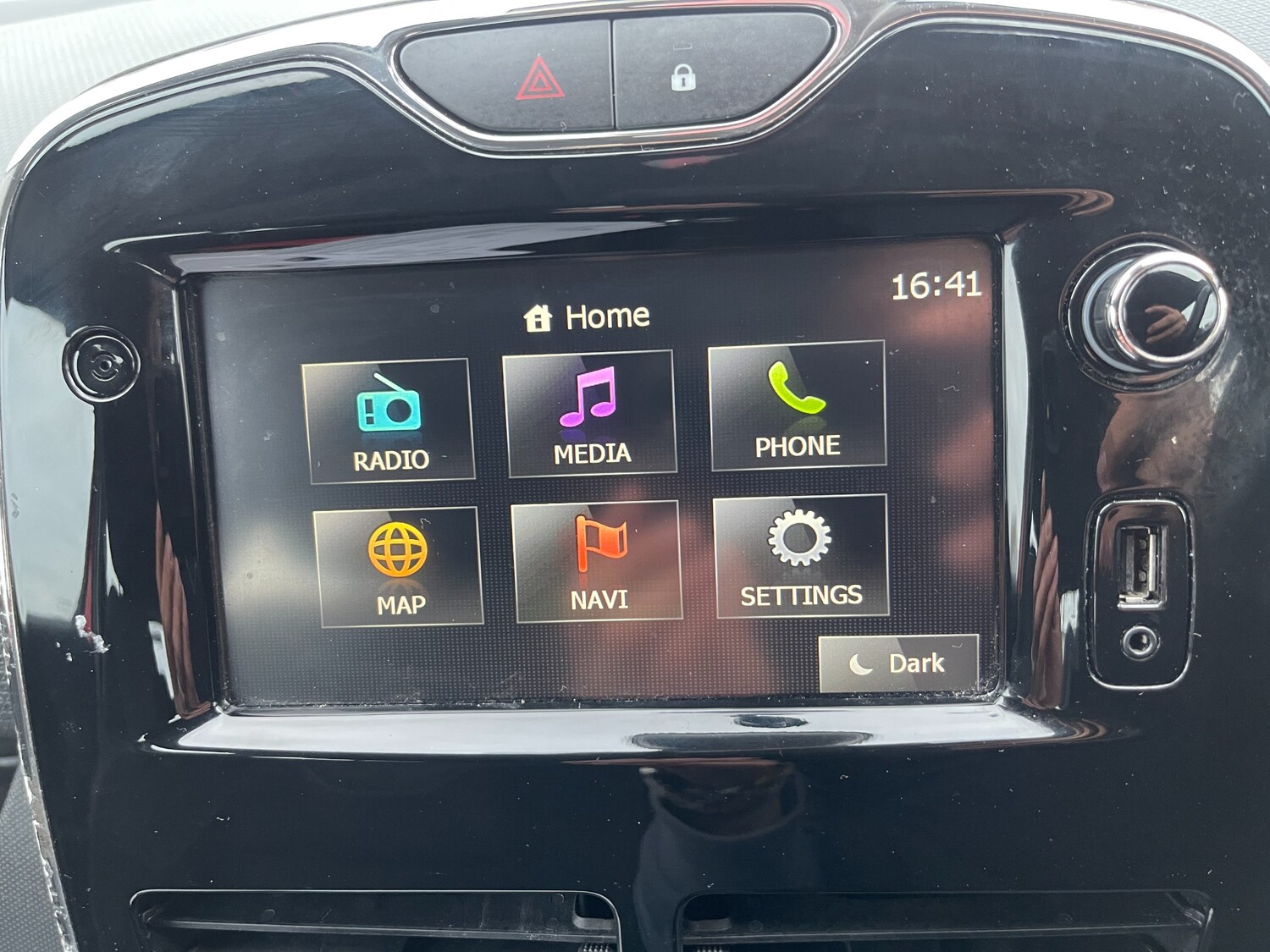 Used Renault Clio for sale - 77743452: Photo 47