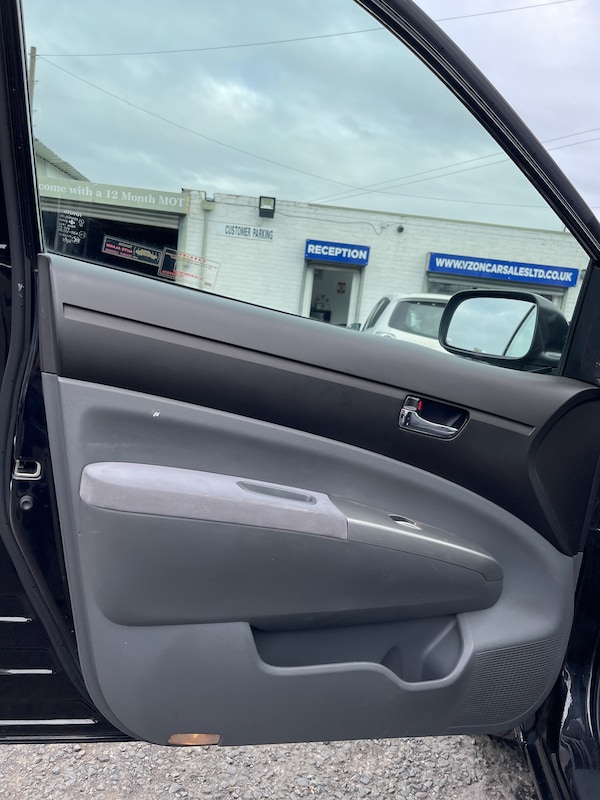 Used Toyota Prius 2005 for sale - 76219719: Photo 37