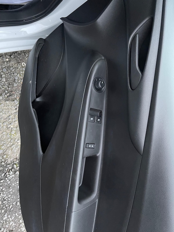 Used Vauxhall Viva 2018 for sale - 74999856: Photo 24