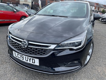 2019 (19) - SRI NAV S/S 5-Door