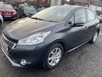Used Peugeot 208 2013 for sale - 76972936: Photo