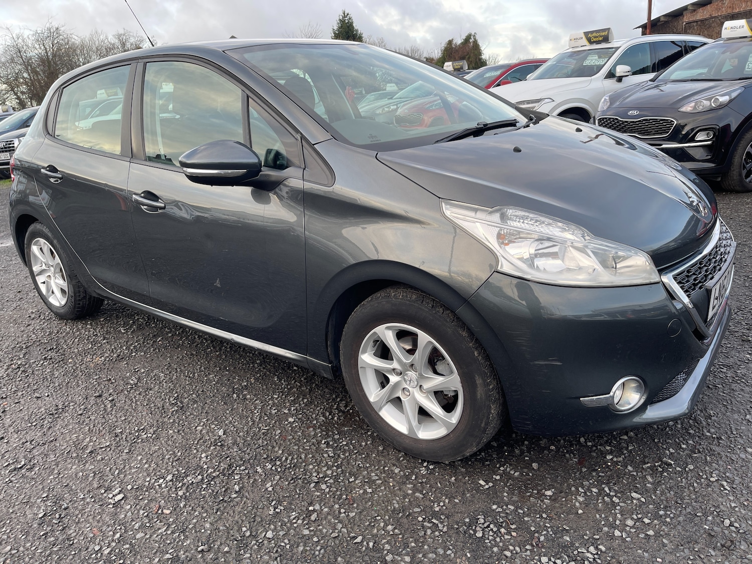 Used Peugeot 208 2013 for sale - 76972936: Photo 3