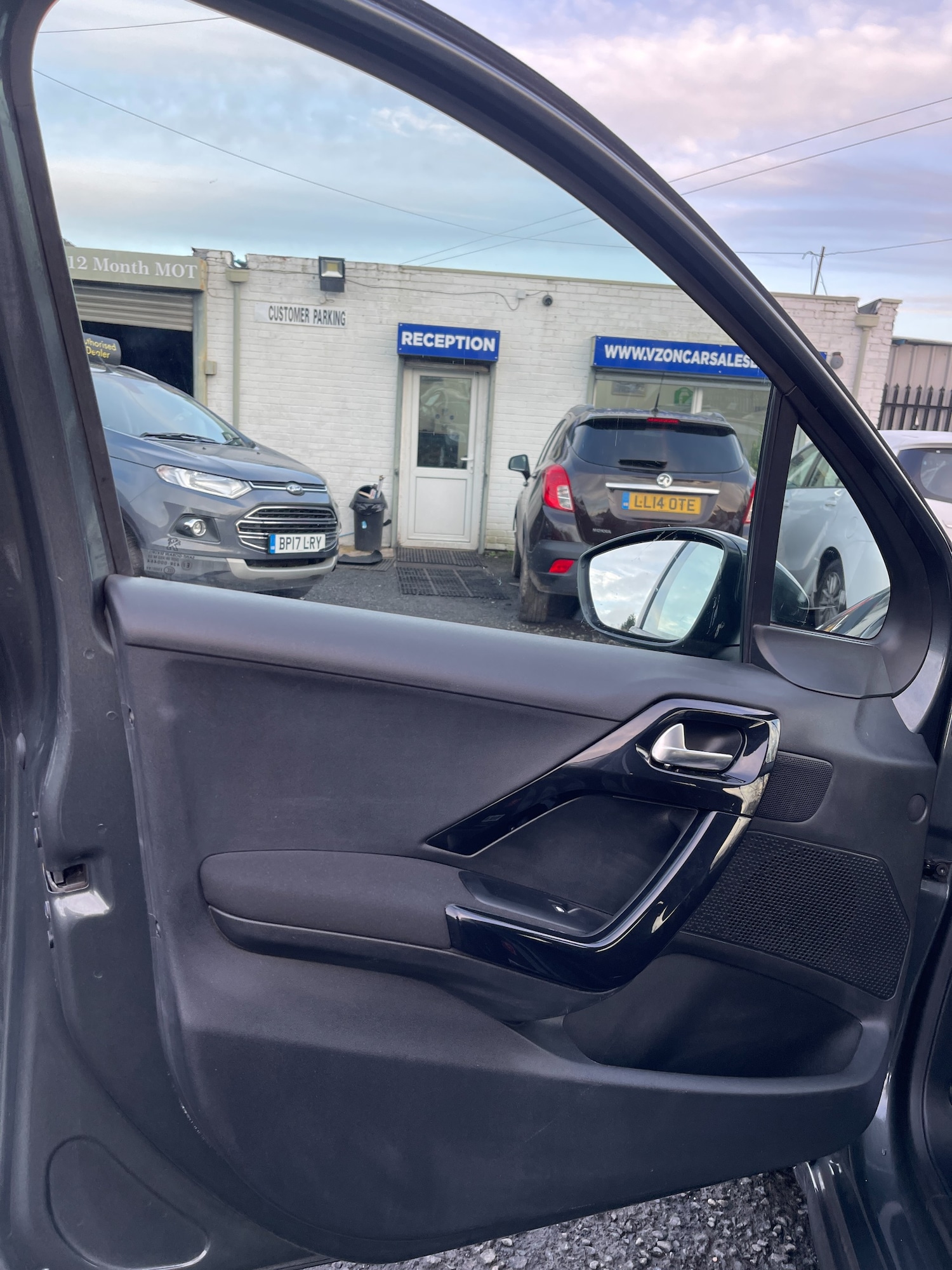 Used Peugeot 208 2013 for sale - 76972936: Photo 33