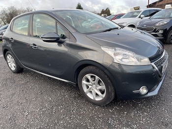 Used Peugeot 208 2013 for sale - 76972936: Photo