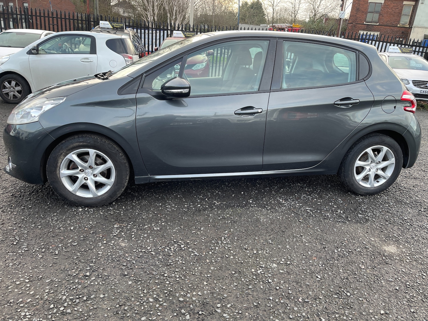 Used Peugeot 208 2013 for sale - 76972936: Photo 7
