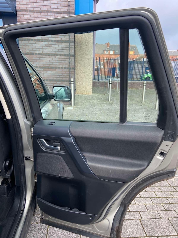 Used Land Rover Freelander 2 2011 for sale - 74999901: Photo 17