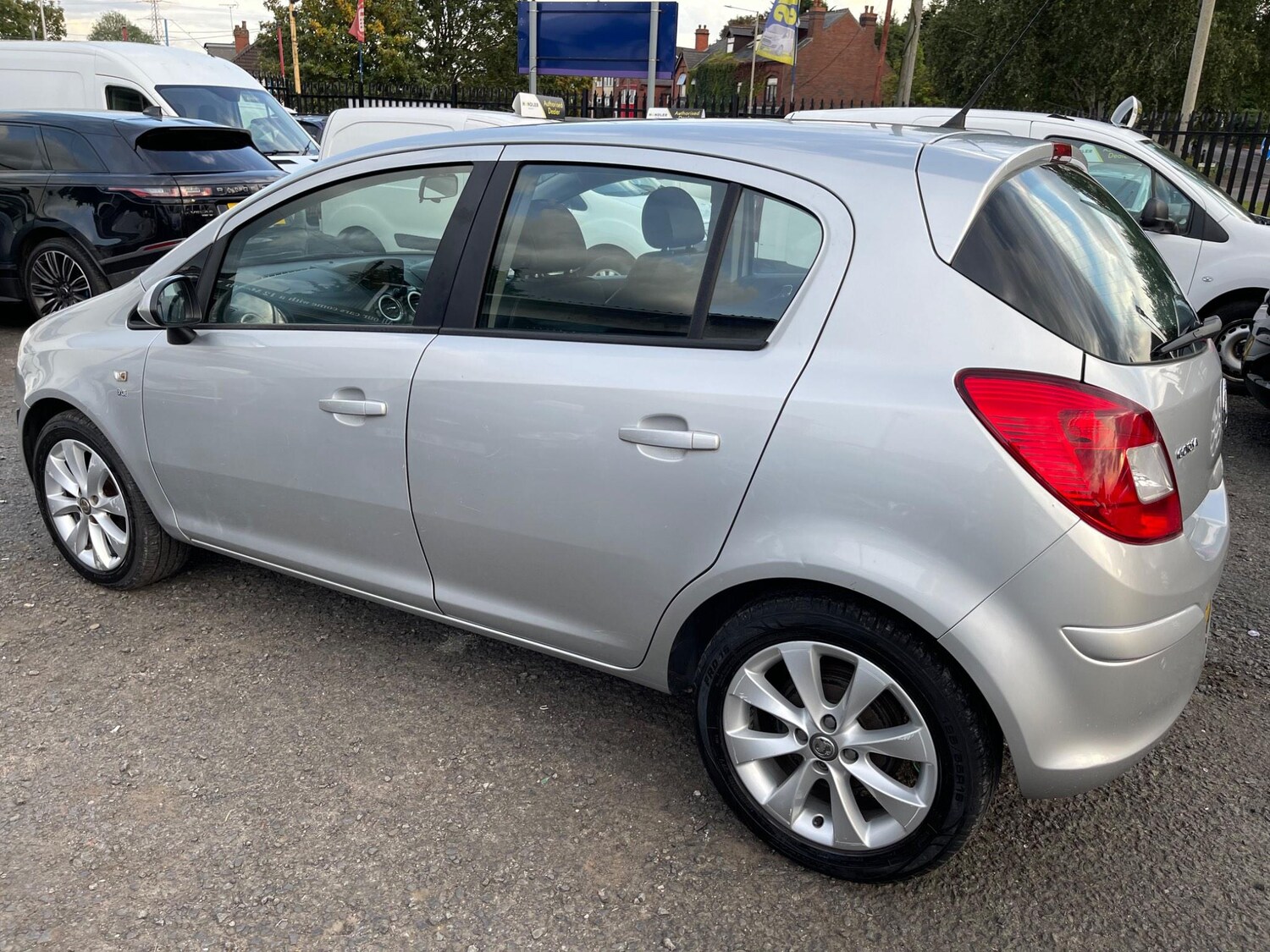 Used Vauxhall Corsa 2014 for sale - 77692055: Photo 6