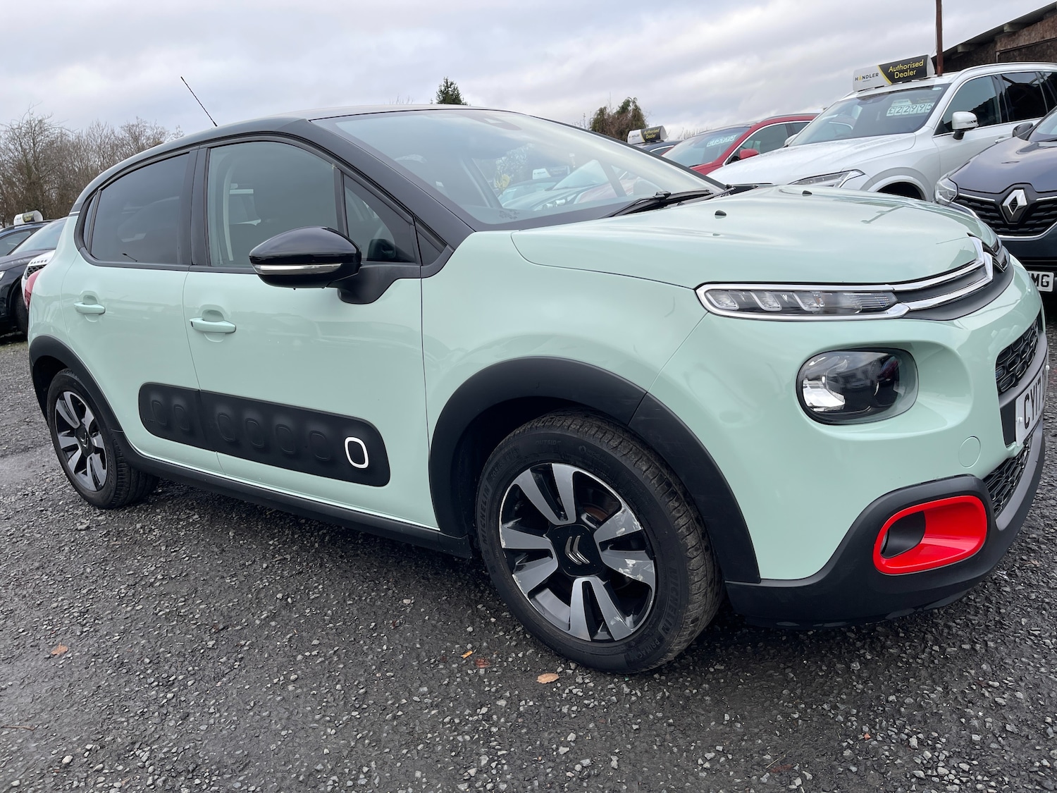 Used Citroen C3 2017 for sale - 76905174: Photo 3