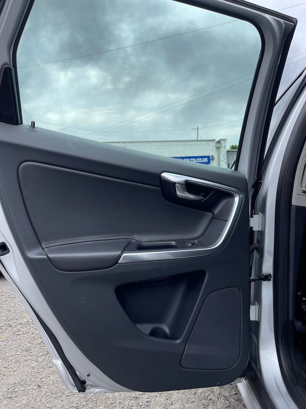 Used Volvo XC60 2016 for sale - 75376506: Photo 37