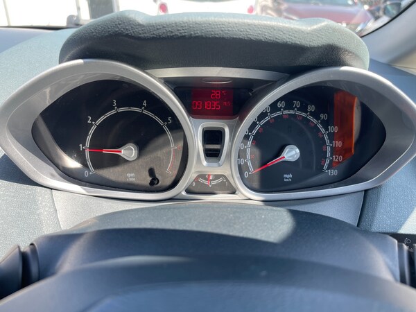 Used Ford Fiesta 2010 for sale - 74999884: Photo 42