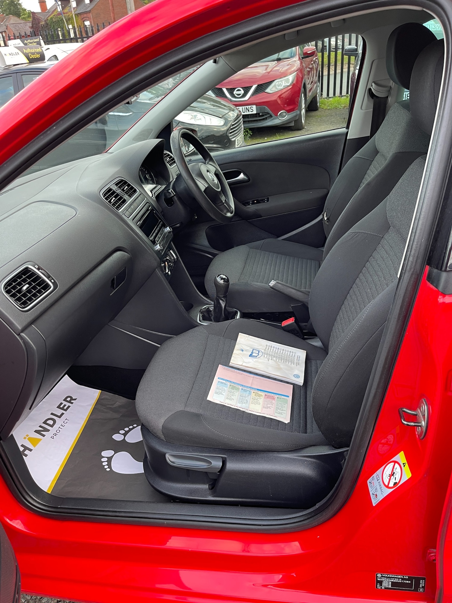 Used Volkswagen Polo 2012 for sale - 76070092: Photo 28