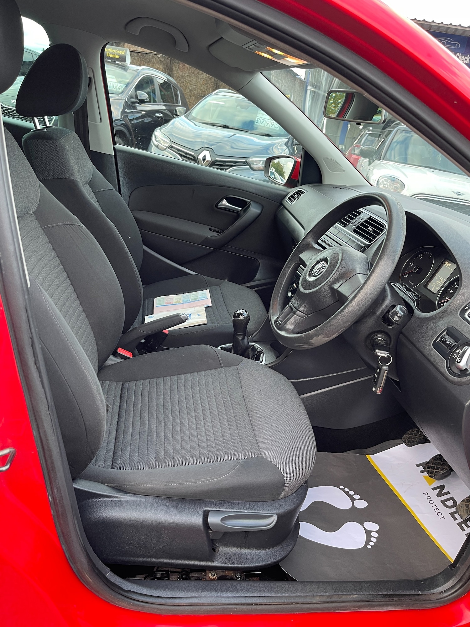 Used Volkswagen Polo 2012 for sale - 76070092: Photo 42