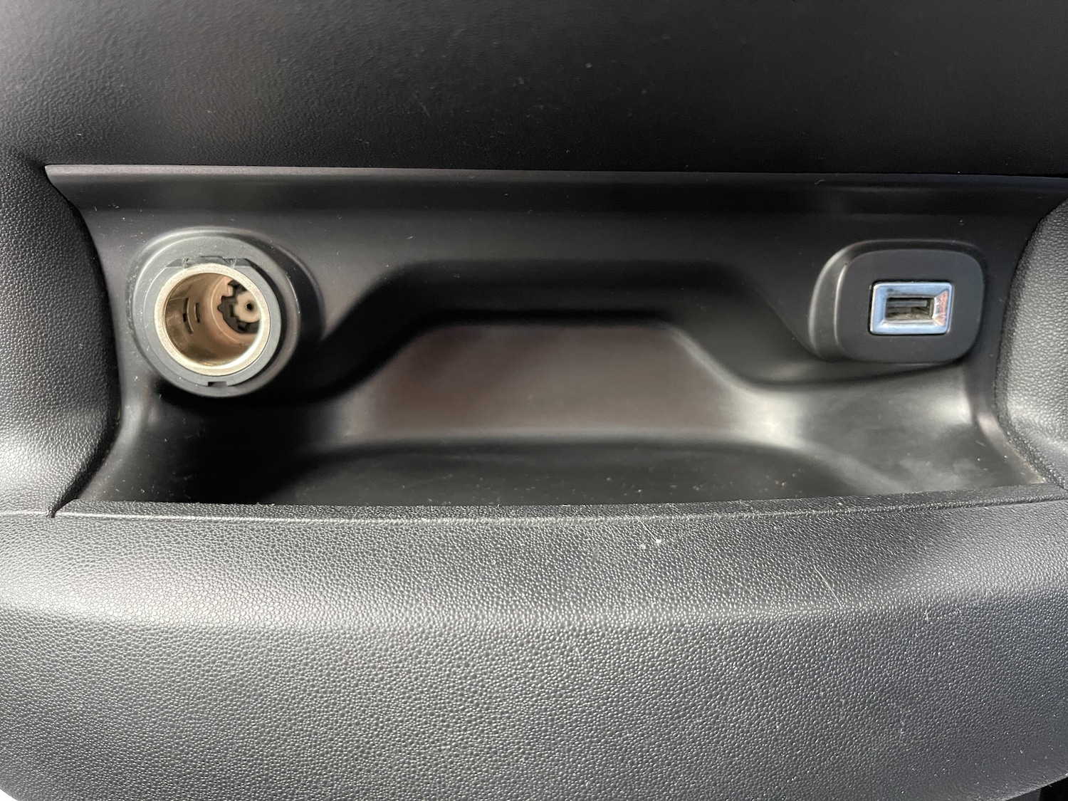 Used Citroen C4 Cactus 2015 for sale - 77408852: Photo 48