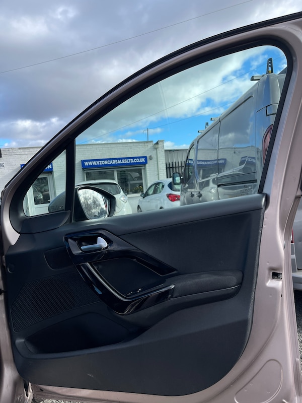 Used Peugeot 208 2014 for sale - 74999898: Photo 17