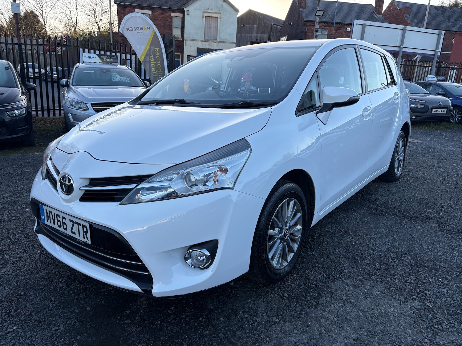 Used Toyota Verso 2016 for sale - 76641633: Photo 1