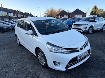Used Toyota Verso 2016 for sale - 76641633: Photo